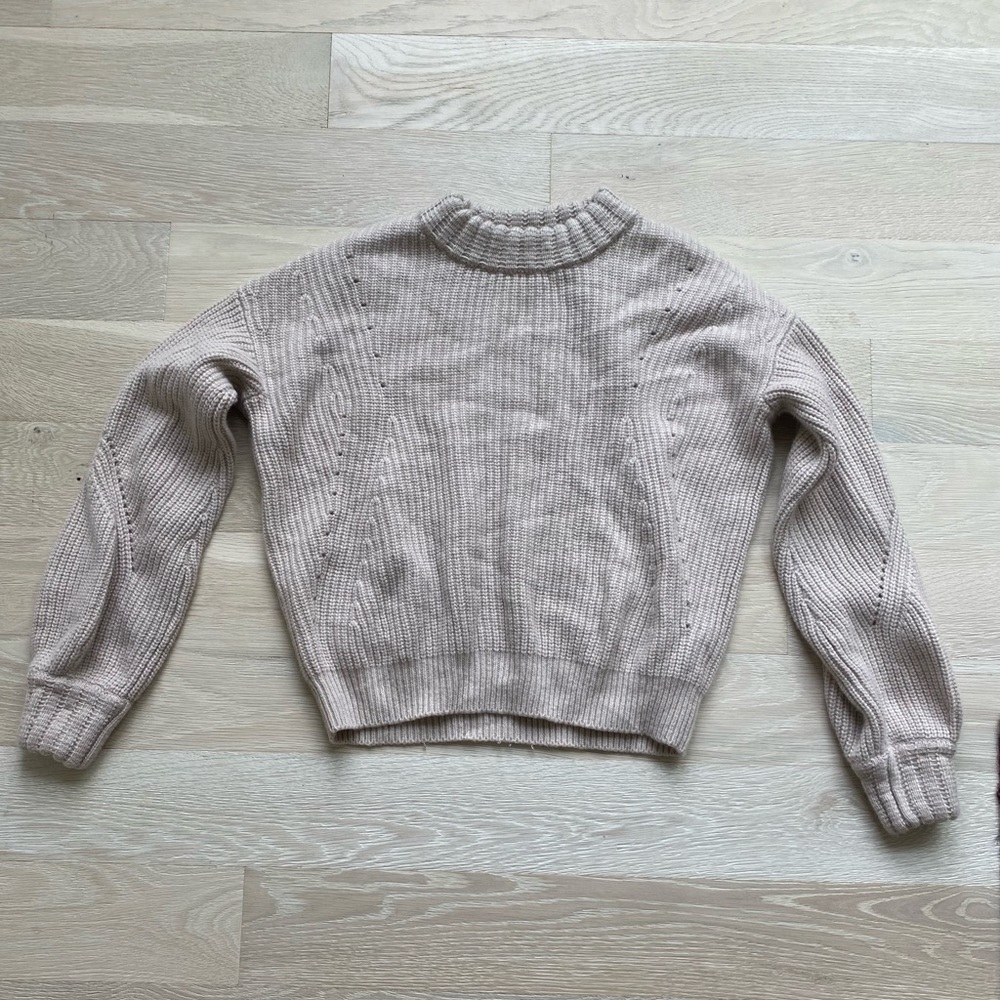 Cropped Athleta sweater, size XS